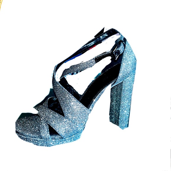 Michael Kors sandals - Picture 1 of 4
